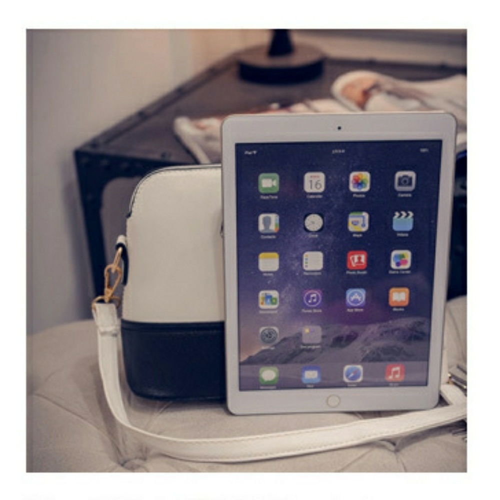 Rectangular Shoulder Bag - Rounded Corners / Decor - Picture 5 of 6